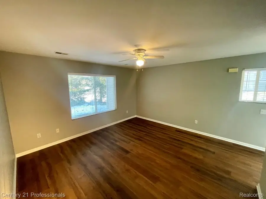 5046 Clintonville Pines Drive #13, Clarkston, MI 48346 - #2