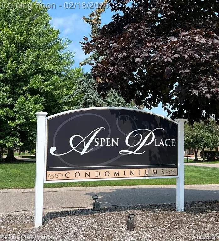 37432 N Laurel Park Drive #22, Livonia, MI 48152 - #2