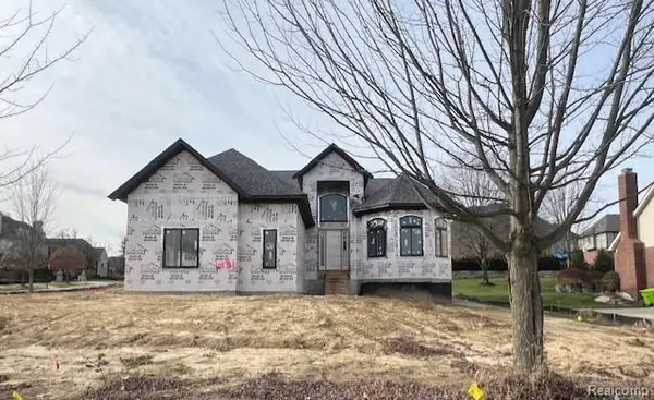 001 Fieldcrest, RochesterHills, MI 48307