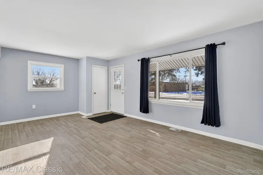 1588 N Duck Lake Road, Highland, MI 48356 - Image #3