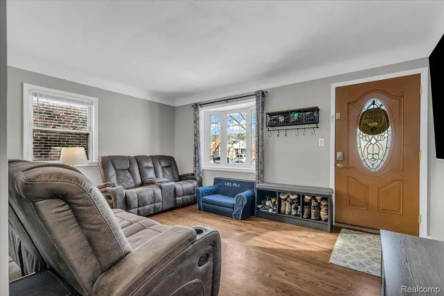 10036 Ruth Avenue, Allen Park, MI 48101 - Image #3