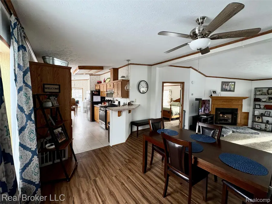 6054 Lapeer Road, Burton, MI 48509 - Image #3