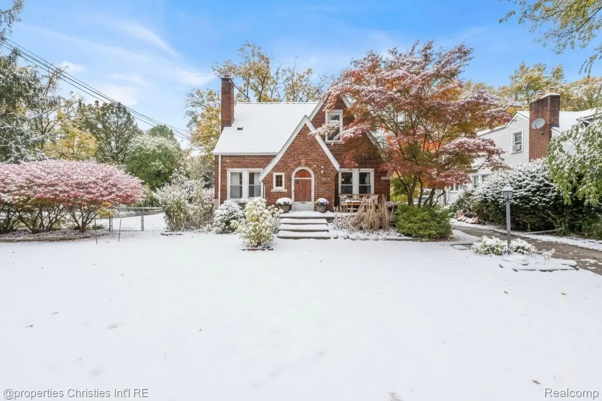 22627 Brookdale Street, Farmington, MI 48336 - Image #1