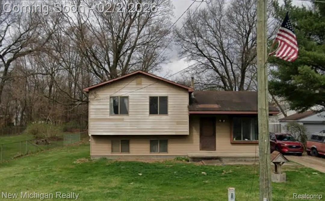 5705 Lake Grove Drive, White Lake, MI 48383 - Image #1