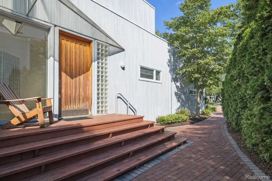 3217 Interlaken Street, West Bloomfield, MI 48323 - #2