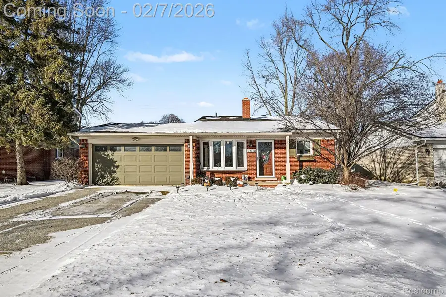 35340 Schoolcraft Road, Livonia, MI 48150 - #2