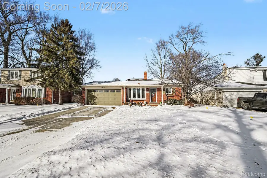 35340 Schoolcraft Road, Livonia, MI 48150 - #3