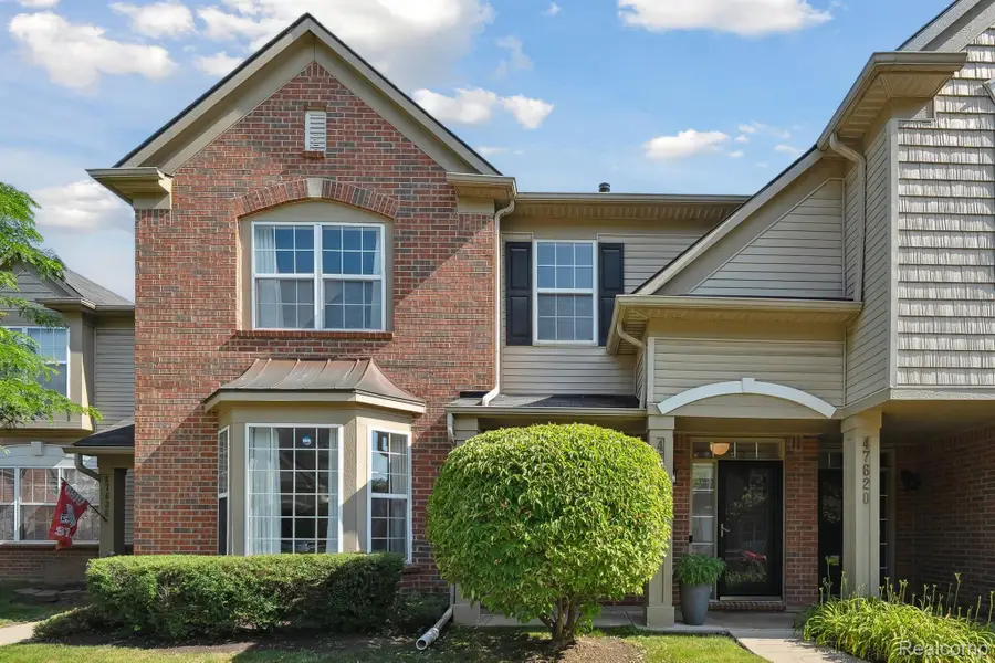 47628 Ormskirk Drive, Canton, MI 48188 - Image #2