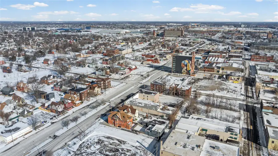 3003 E Grand Boulevard, Detroit, MI 48202 - Image #2