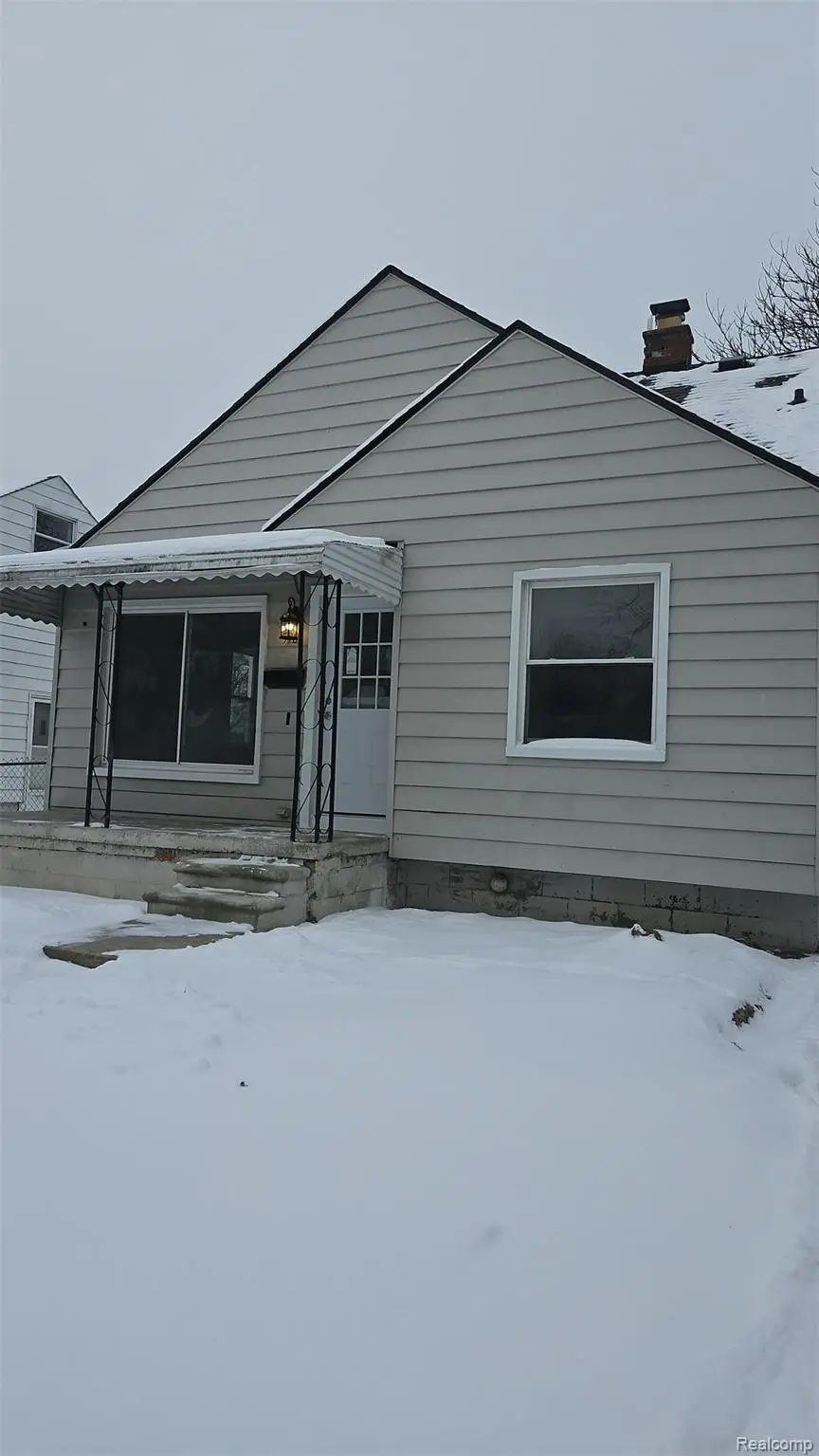 590 E Madison Avenue, Pontiac, MI 48340 - #2