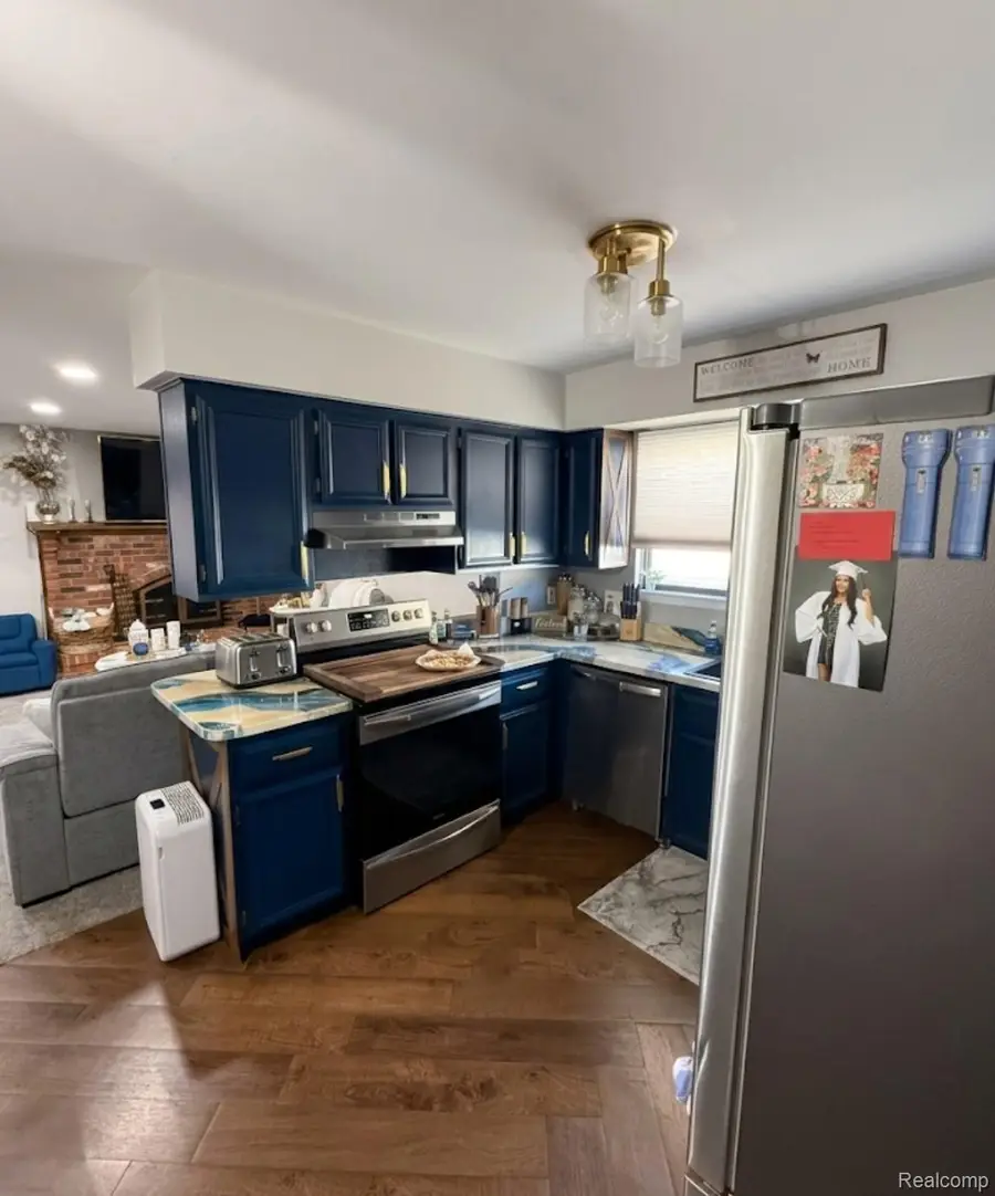 15195 La Grande Plaza, Warren, MI 48088 - #2