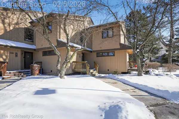 2474 Burcham Drive, EastLansing, MI 48823