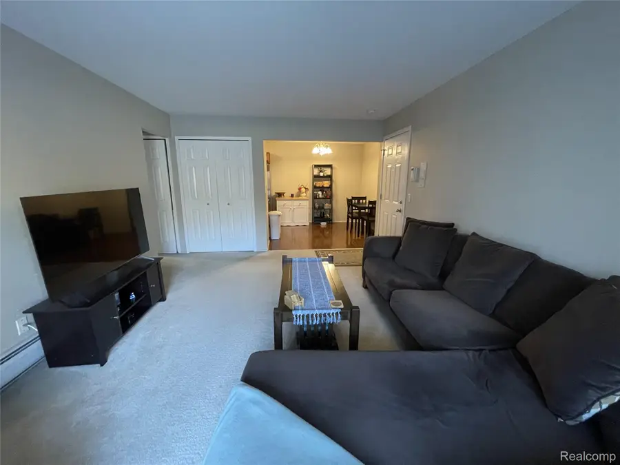 2405 Torquay Avenue #108, Royal Oak, MI 48073 - Image #3
