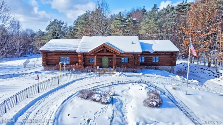 4340 Lahring Road, Holly, MI 48442 - Image #2