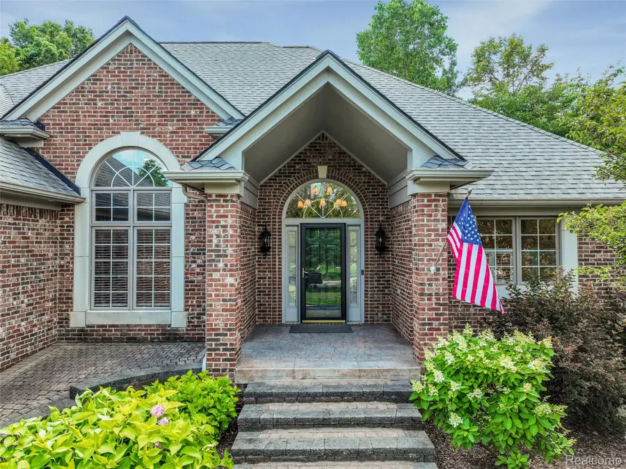 55975 Sequoia Court, Shelby Charter Township, MI 48316 - Image #3