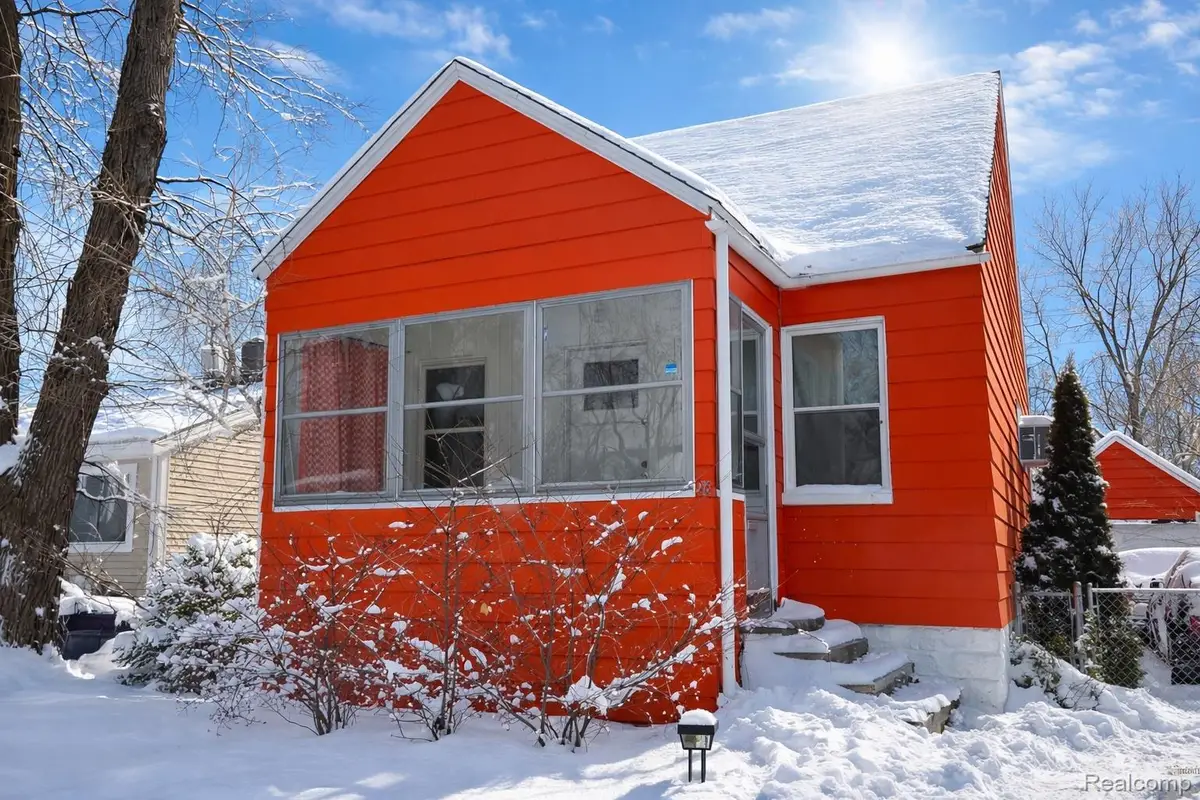 98 E New York Avenue, Pontiac, MI 48340 - Image #1