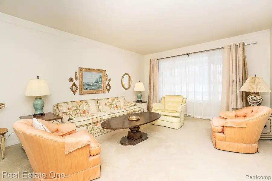 409 Fox Hills Drive N #95, Bloomfield, MI 48304 - Image #3