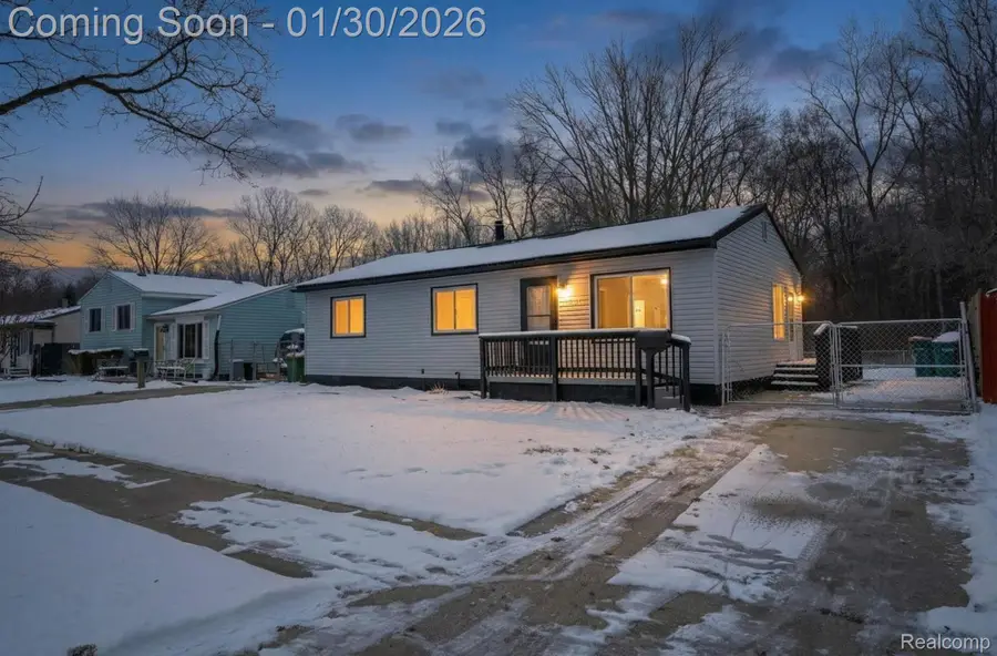 15527 Meadow Street, Romulus, MI 48174 - Image #2