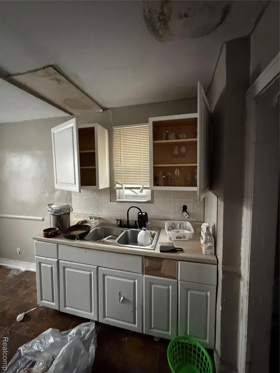 16562 Tracey Street, Detroit, MI 48235 - Image #2