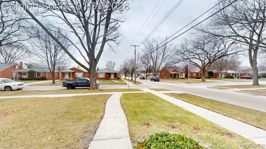 20201 Lochmoor Street, Harper Woods, MI 48225 - Image #3