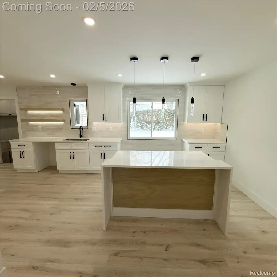 37319 Jerome Drive, Sterling Heights, MI 48312 - Image #2