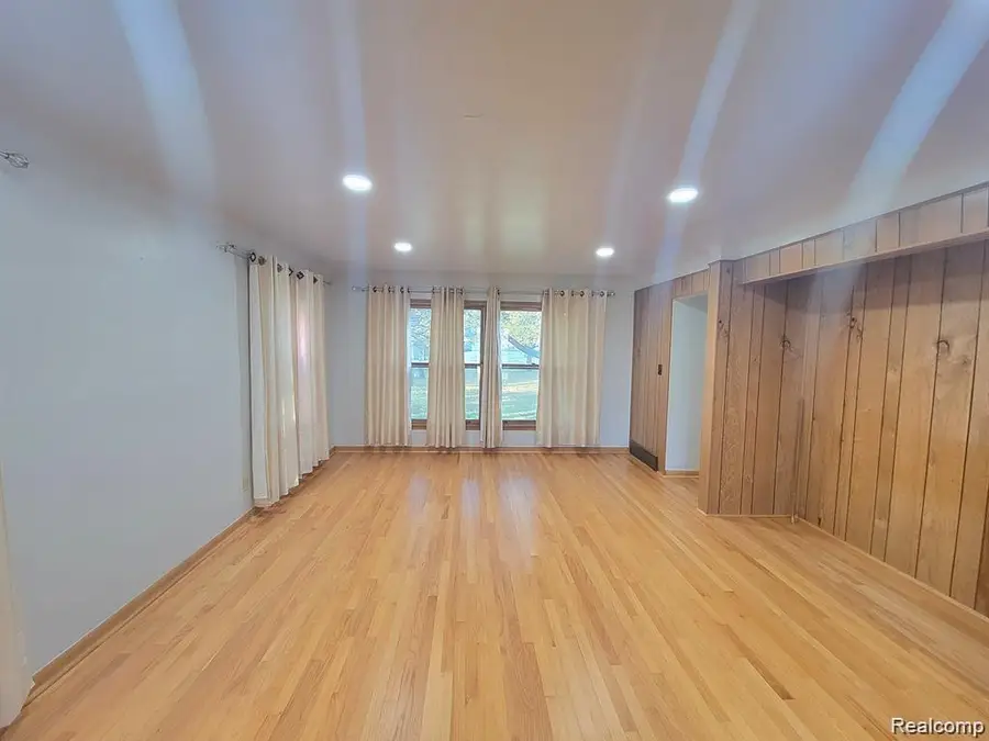2415 Otter Street, Warren, MI 48092 - #3