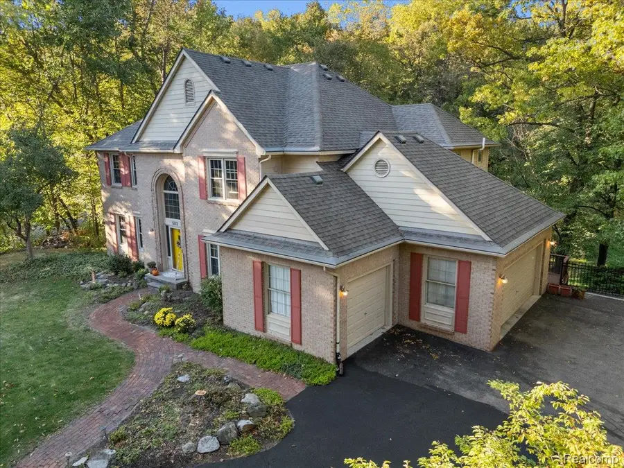 5372 Princeton Court, Brighton, MI 48116 - Image #3