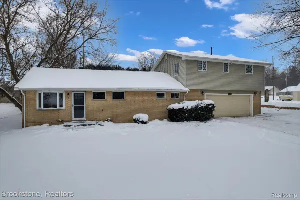 4785 Sylvanview Drive, Clarkston, MI 48348