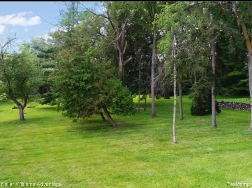 34037 W 9 Mile Road, Farmington, MI 48335 - #3