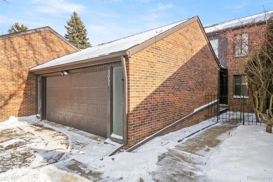 3051 Lindenwood Drive, Dearborn, MI 48120 - Image #2