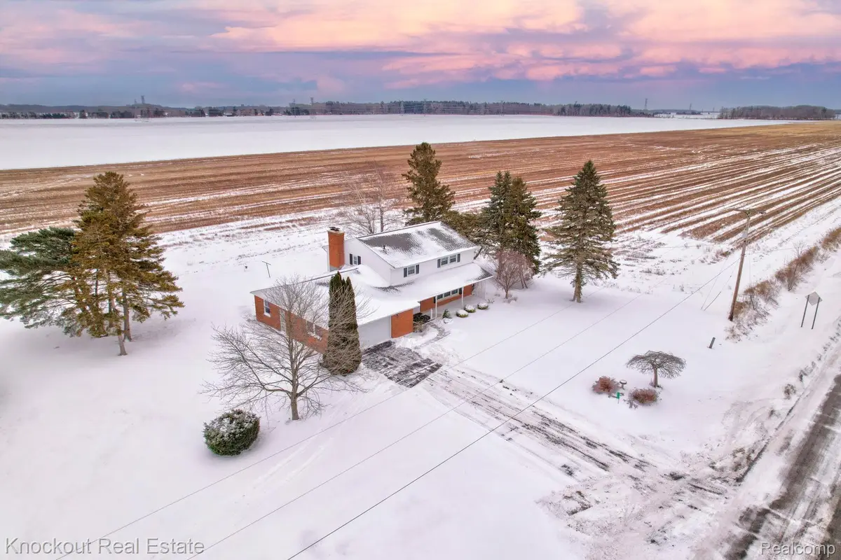 1105 S Mueller Road, Saginaw, MI 48601 - Image #1