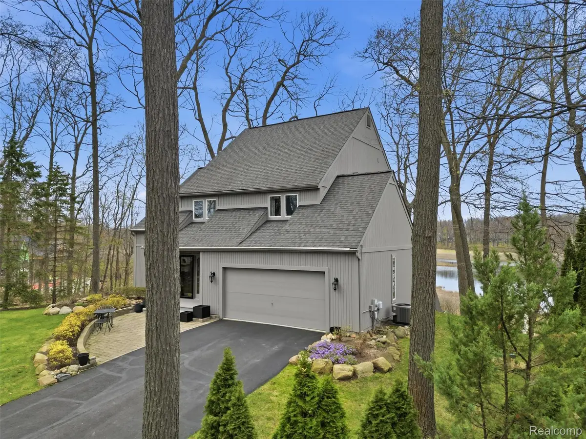 4965 Grover Drive, Brighton, MI 48116 - #1