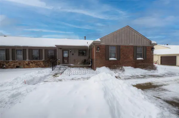 9870 Cambridge Court #121-2, SouthLyon, MI 48178