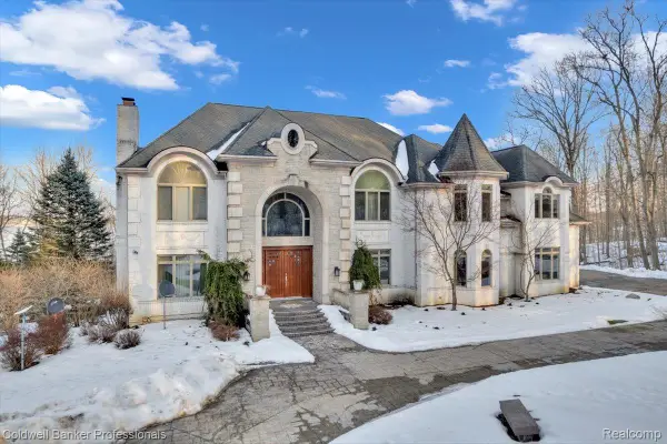 4359 Longview Drive, Lapeer, MI 48446