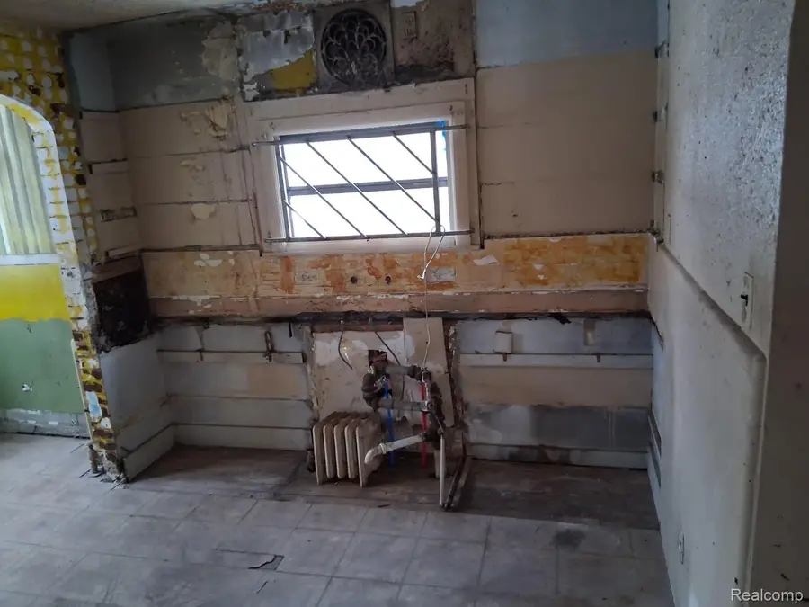 15530 Winthrop Street, Detroit, MI 48227 - Image #3