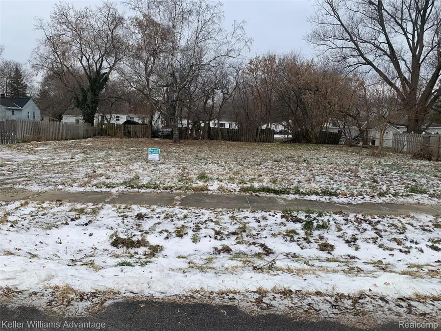 1334 Alberta Avenue, Burton, MI 48509 - #3