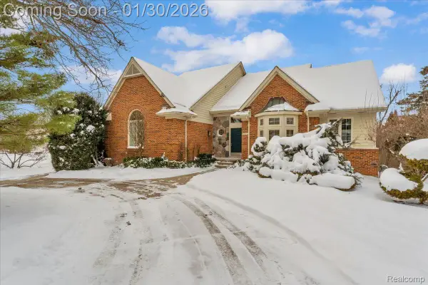 30603 Mystic Forest Drive, Farmington, MI 48331