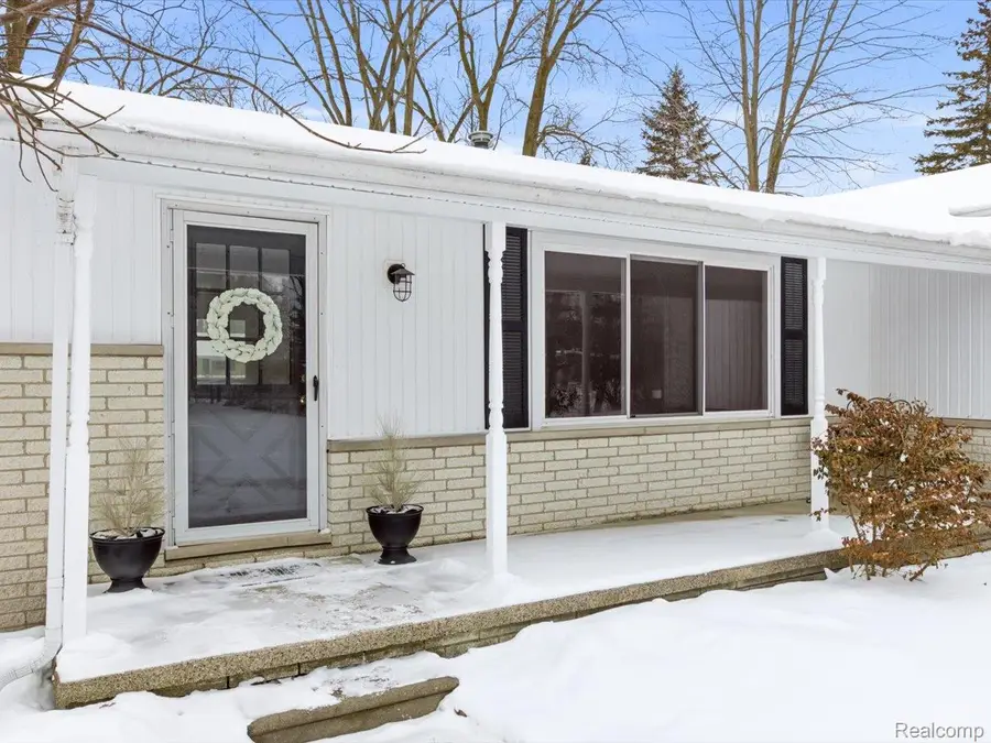 5837 Lakeshore Road, Fort Gratiot, MI 48059 - #3