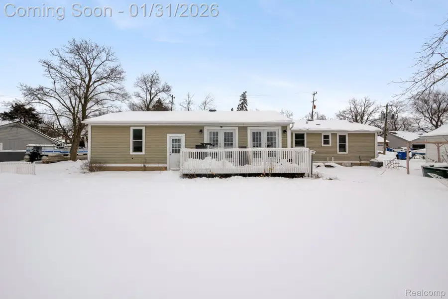 1298 S Cass Lake Road, Waterford, MI 48328 - #2