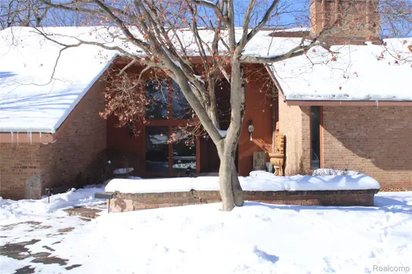 23800 Riverview Drive, Southfield, MI 48034