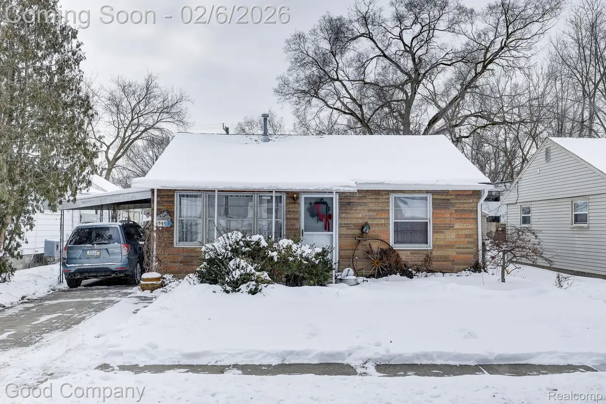 1560 E Meyers Avenue, Hazel Park, MI 48030 - #1