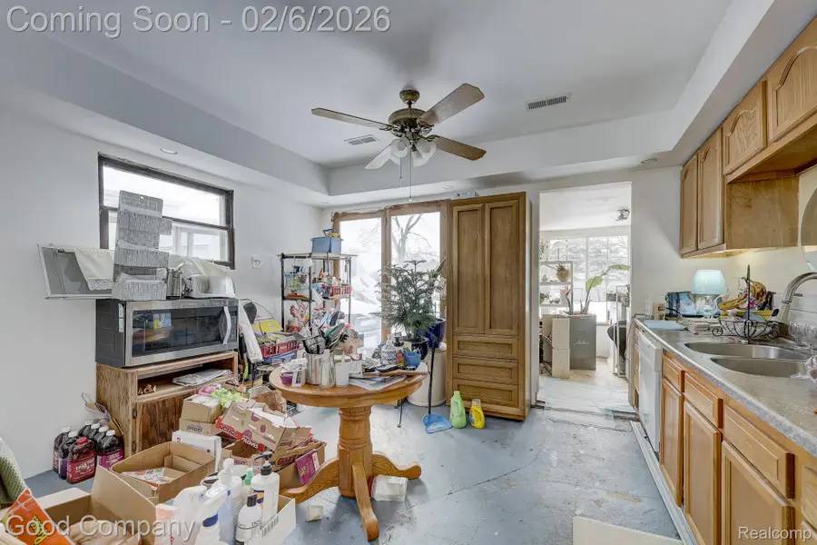 1560 E Meyers Avenue, Hazel Park, MI 48030 - #3