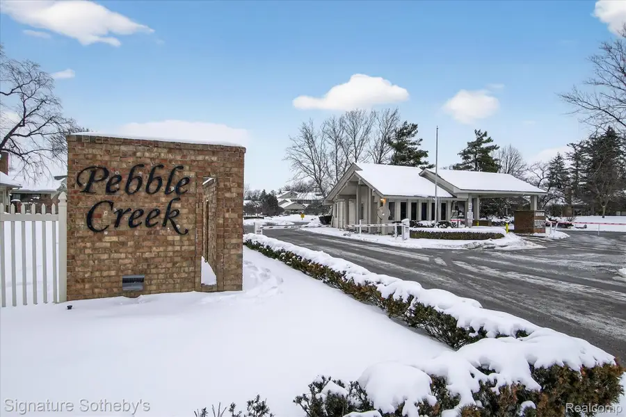 7107 Pebble Park Drive #163, West Bloomfield, MI 48322 - Image #2