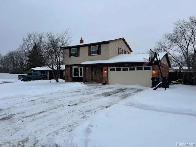 22043 Hillcrest Court, Trenton, MI 48183 - #3