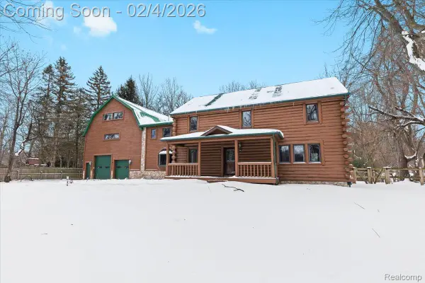 1747 Center Drive, Temperance, MI 48182
