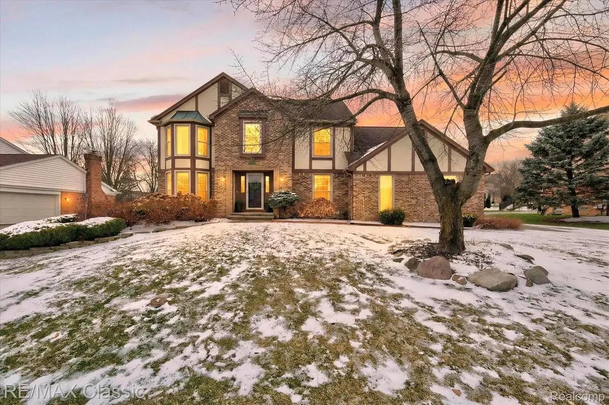 9377 Pineview Drive, Plymouth, MI 48170 - #1