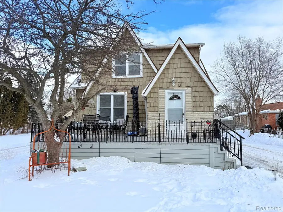 33526 Duncan, Fraser, MI 48026 - Image #2