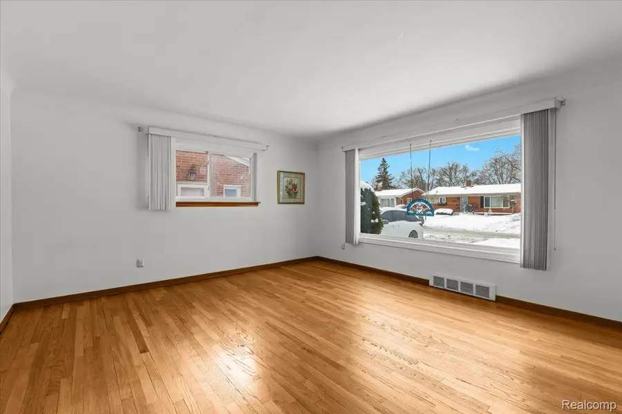 32864 Mackenzie Drive, Westland, MI 48185 - Image #2