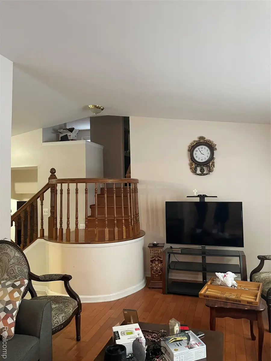 36838 Russell Court E, Sterling Heights, MI 48312 - Image #3