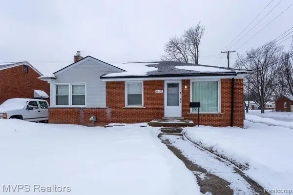 28259 Floral Street, Roseville, MI 48066